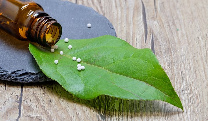 medicina alternativa, globules, homeopathy, naturopathy